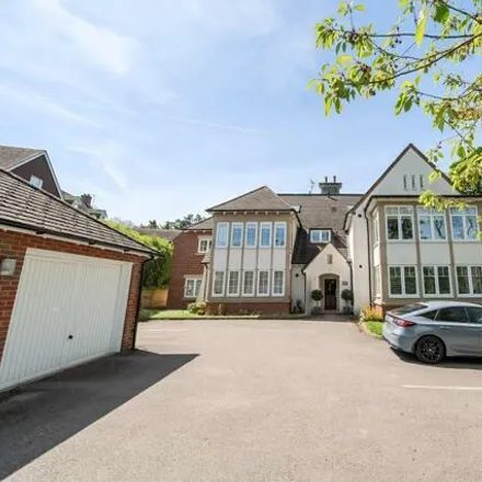 Buy this 2 bed apartment on 7 Dean Court Road in Cumnor, OX2 9FG