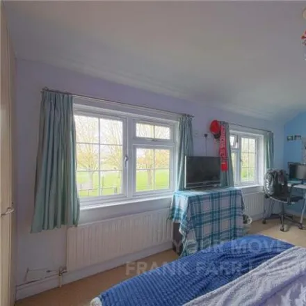 Image 7 - Meadfield Road, Langley, SL3 8JF, United Kingdom - Duplex for sale