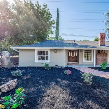 Image 3 - 5065 Geyser Avenue, Los Angeles, CA 91356, USA - House for sale