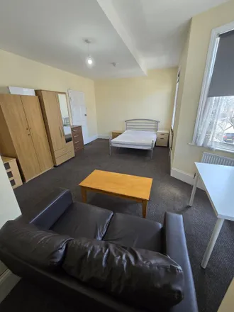Rent this 1 bed house on Hail & Ride Grange Road in Sunnyside Road, London