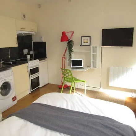 Rent this 1 bed apartment on 37 Old Tiverton Road in Exeter, EX4 6LD