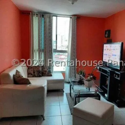 Buy this 2 bed apartment on Texaco in Avenida Fernández de Córdoba, 0801