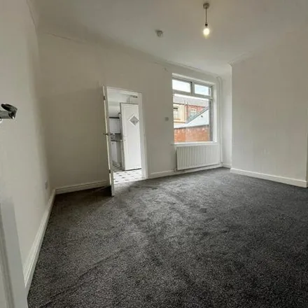 Image 3 - Rossington Street, Manchester, M40 1NR, United Kingdom - Townhouse for rent