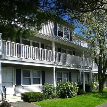 Rent this 2 bed condo on 140 Beachview Avenue in Black Rock, Bridgeport