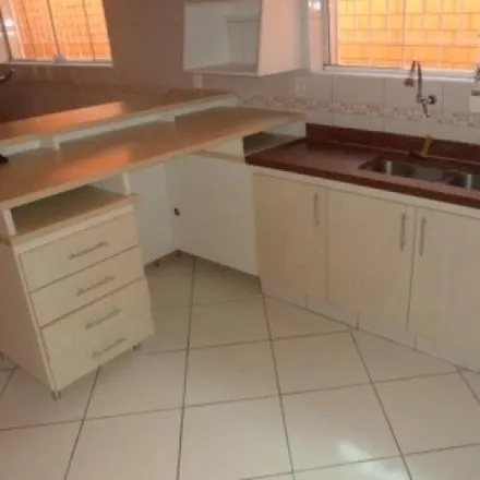 Rent this 3 bed house on Rua Doutor Carlos Morais Barros in Jardim Bela Vista, Osasco - SP