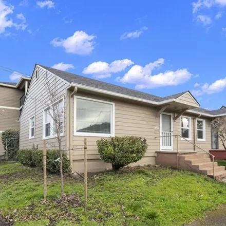 Buy this 2 bed house on 1335 North Alberta Street in Portland, OR 97217