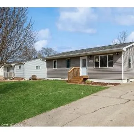 Buy this 3 bed house on 1544 Longfellow Avenue in Waterloo, IA 50703