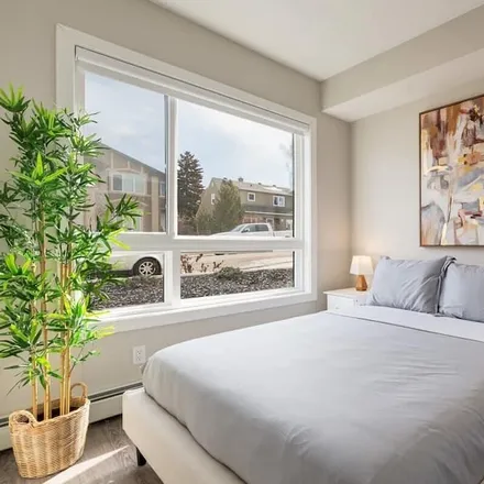 Image 1 - Calgary, AB T3C 3X6, Canada - Apartment for rent