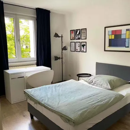 Rent this 3 bed apartment on Staufenstraße 34 in 60323 Frankfurt, Germany