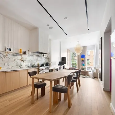 Image 3 - 346 W 22nd St Apt 2, New York, 10011 - Condo for sale