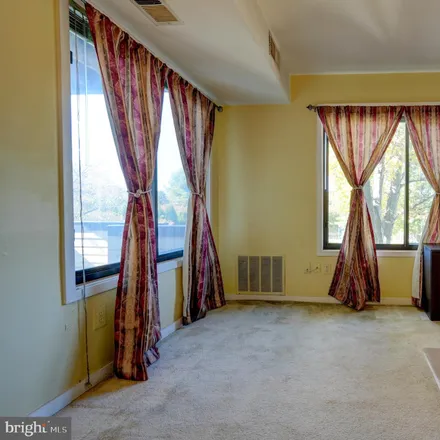 Image 8 - 10100-10132 Hellingly Place, Montgomery Village, MD 20813, USA - Apartment for sale