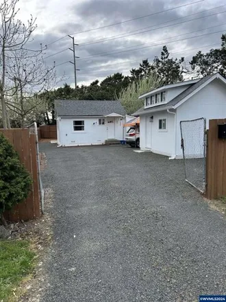 Buy this 2 bed house on 1807 Broadway Street Northeast in Salem, OR 97301
