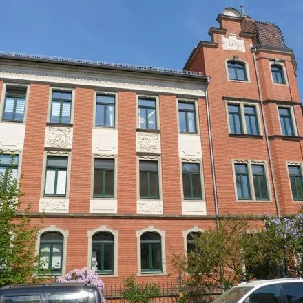 Rent this 2 bed apartment on Tierarztpraxis Dr. K. Stolzenberg in Kronstädter Platz 1, 01279 Dresden