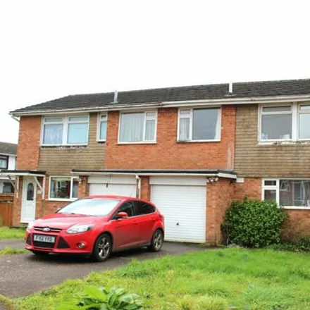 Buy this 4 bed duplex on York Crescent in Feniton, EX14 3DQ