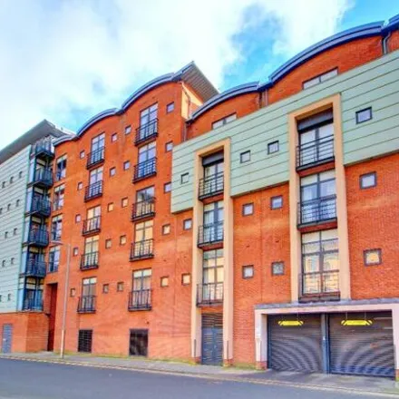 Image 1 - The Central, Half Moon Lane, Gateshead, NE8 2AN, United Kingdom - Room for rent