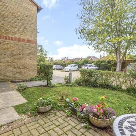 Buy this 1 bed apartment on West End Lane in Esher, KT10 8LF