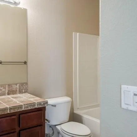 Image 8 - East Commerce Way, Sacramento, CA 95835, USA - Condo for sale