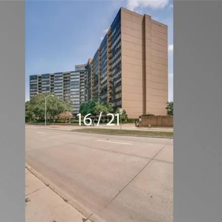 Buy this 1 bed condo on 5200 Knoll Trail Drive in Dallas, TX 75248