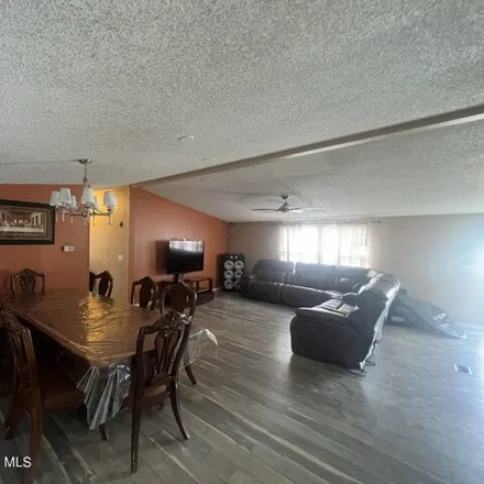 Image 3 - 565 Huntington Circle, Bloomfield, NM 87413, USA - Apartment for sale