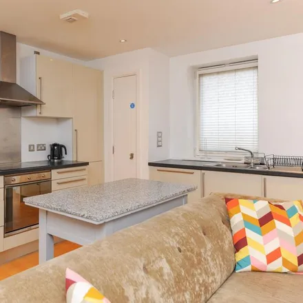 Image 2 - The Sheaf Island, 209 Ecclesall Road, Sheffield, S11 8HW, United Kingdom - Apartment for rent