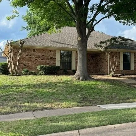 Rent this 3 bed house on 4441 Fremont Lane in Plano, TX 75093