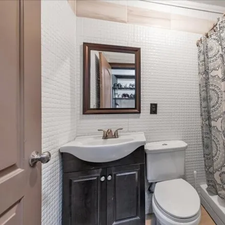 Image 7 - 84-08 129th Street, New York, NY 11415, USA - House for sale