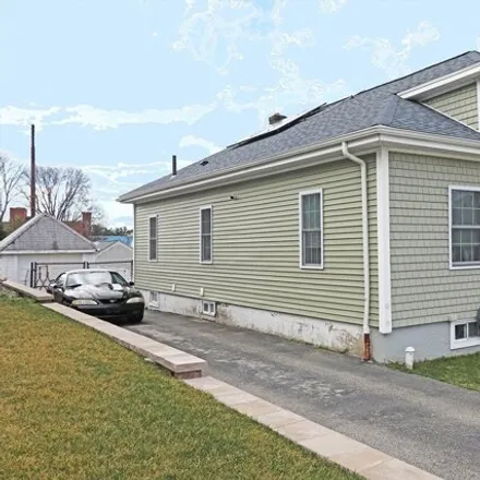 Image 3 - 175 Sprague Street, Fall River, MA 02724, USA - House for sale