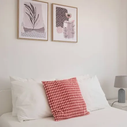 Rent this 2 bed apartment on 4400-457 Distrito de Leiria