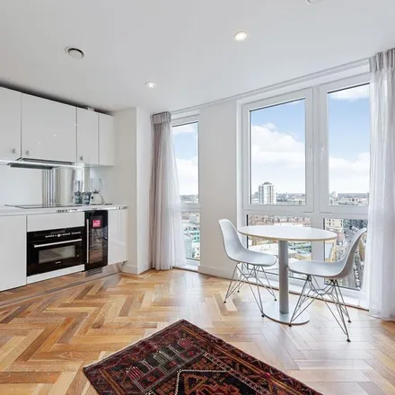 Rent this studio apartment on Eagle Point in 161 City Road, London