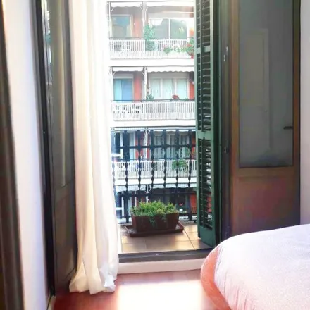 Rent this 3 bed room on Carrer de Provença in 540, 08001 Barcelona