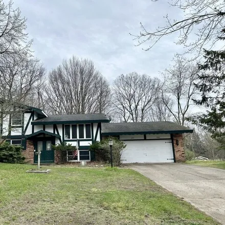 Buy this studio house on 18192 Swiss Drive in Spring Lake Township, MI 49456