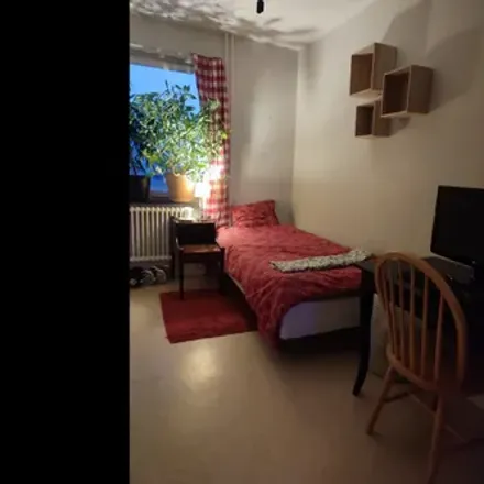 Rent this 1 bed room on Höstvädersgatan 69 in 418 33 Göteborg, Sweden