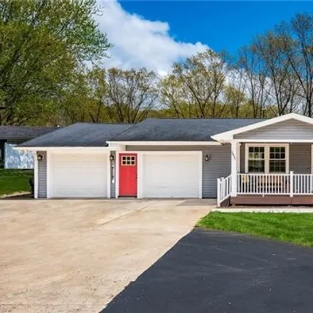 Buy this 3 bed house on 2942 East Military Road in Muskingum County, OH 43701