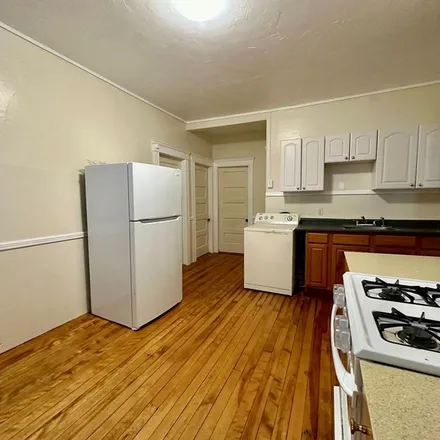Image 3 - 95 May Street, Beaver Brook, Worcester, MA 01610, USA - Apartment for rent