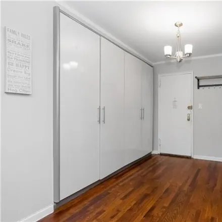 Image 3 - 2656 East 13th Street, New York, NY 11235, USA - Apartment for sale