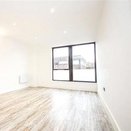 Image 3 - Kingsbridge Point, Princes Street, Swindon, SN38 2ND, United Kingdom - Apartment for rent