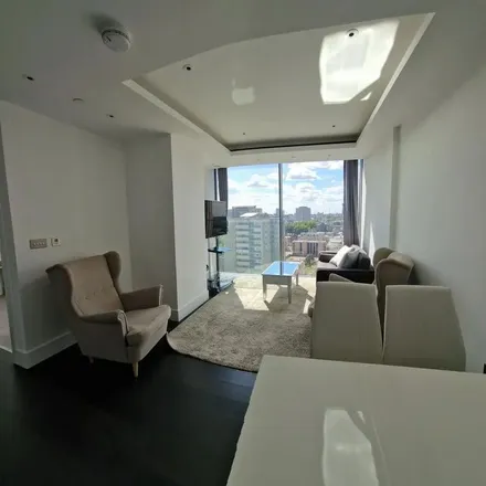 Rent this 2 bed apartment on Carrara Tower in City Road, London