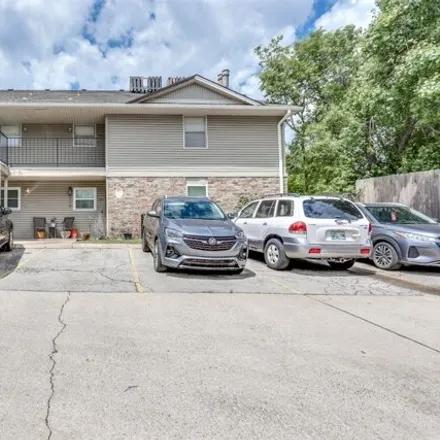 Buy this 1 bed condo on Will Rogers Trail in Oklahoma City, OK 73132