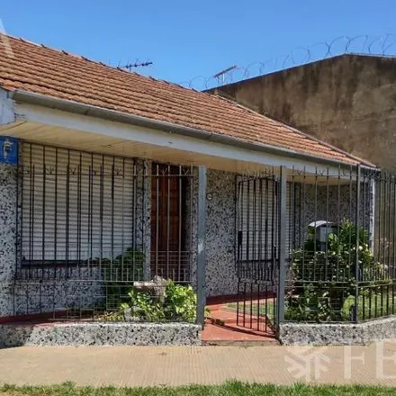 Buy this 2 bed house on Chubut in Bernal Oeste, 1875 Bernal