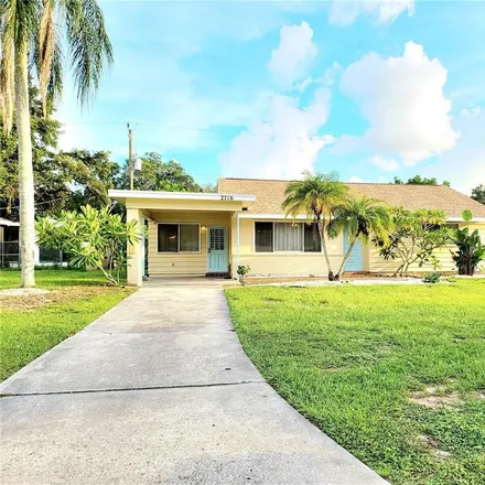 Buy this 3 bed house on 2716 Sydelle Street in Sarasota, FL 34237