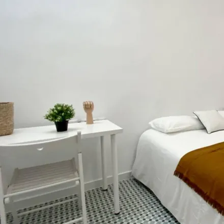 Rent this 2 bed apartment on Carrer dels Rosers in 5, 46025 Valencia