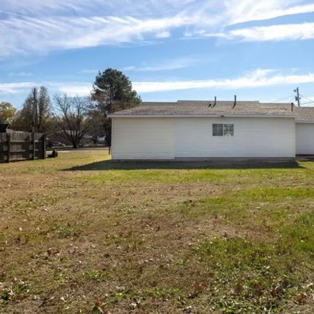 Image 6 - 804 Fairlawn Drive, Bolivar, TN 38008, USA - House for sale