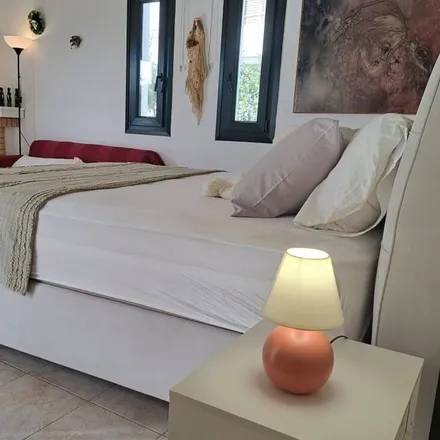 Rent this 2 bed house on KOKKINOS PIRGOS in Κωνσταντίνου Καραμανλή, Souda
