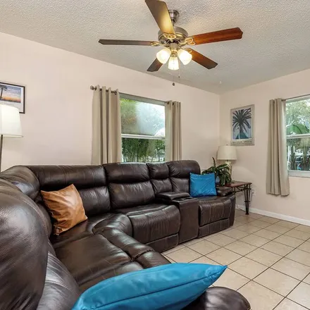 Image 5 - Tarpon Springs, FL - Apartment for rent