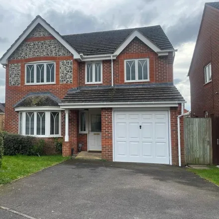 Rent this 4 bed house on Yarrow Close in Thatcham, RG18 4BQ