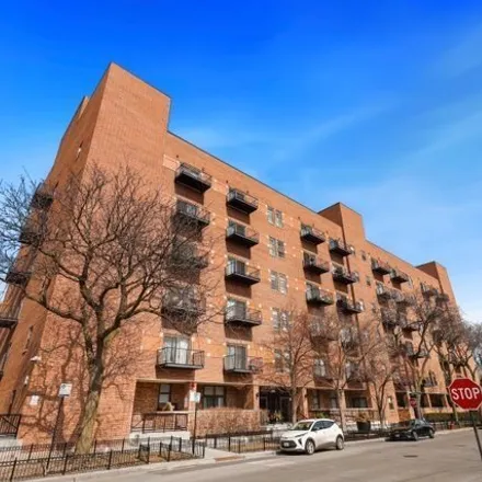 Buy this 1 bed condo on 1000 East 53rd Street in Chicago, IL 60615