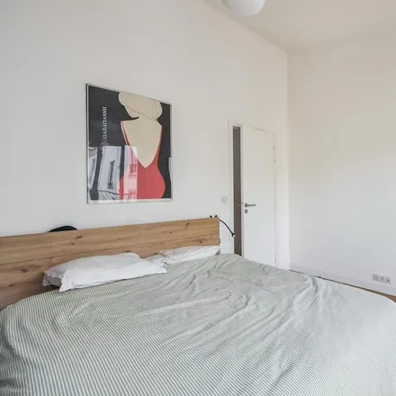 Rent this 3 bed apartment on Chambre de Commerce et d'Industrie Paris Île-de-France in 6 Rue Jaïc Domergue, 75017 Paris