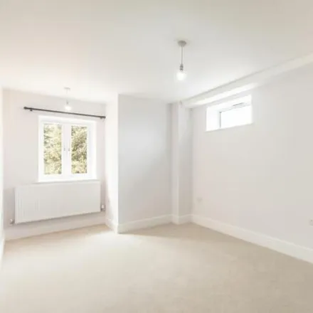 Image 7 - Kingswood Lane, London, CR6 9AG, United Kingdom - Apartment for rent