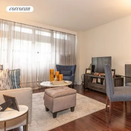 Image 2 - 304 West 111th Street, New York, NY 10026, USA - Condo for sale