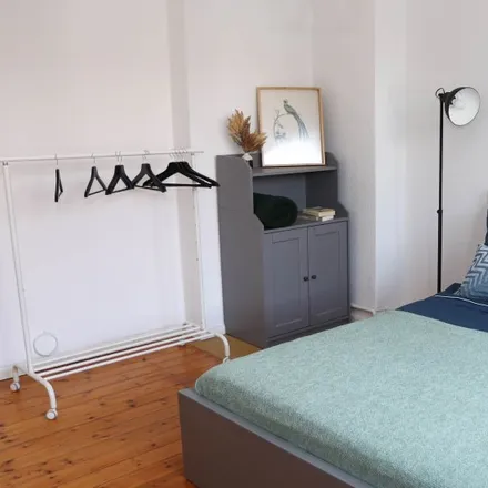 Rent this 3 bed room on Treseburger Ufer 44 in 12347 Berlin, Germany